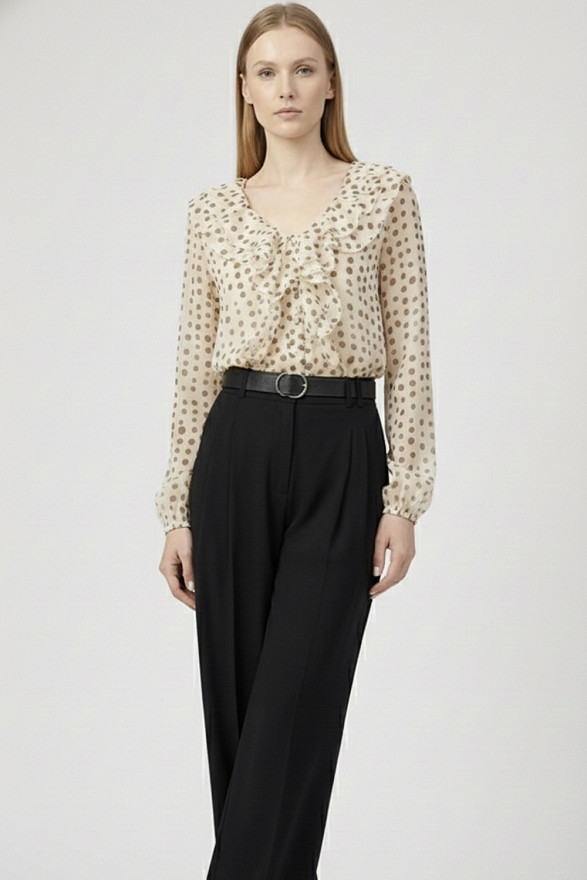 Кремова блуза з подвійними рюшами