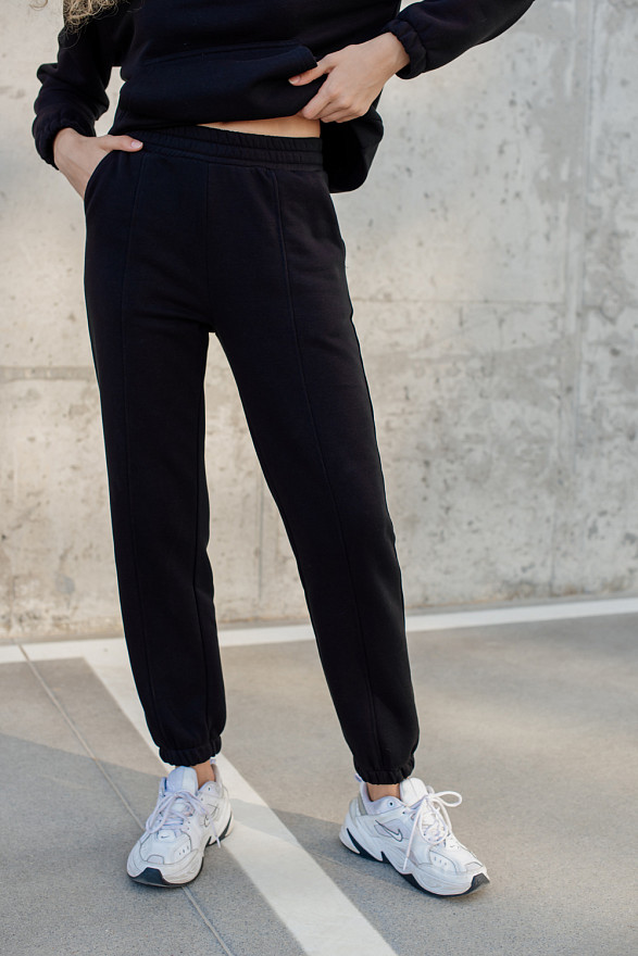 Чорні спортивні брюки джогери