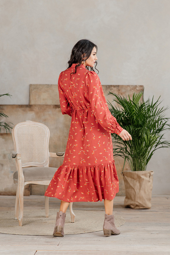 Long dress with ruffle and belt