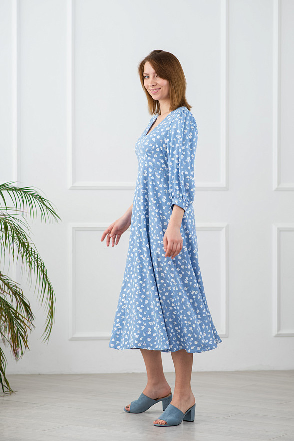 Blue floral print long dress with puffed skirt