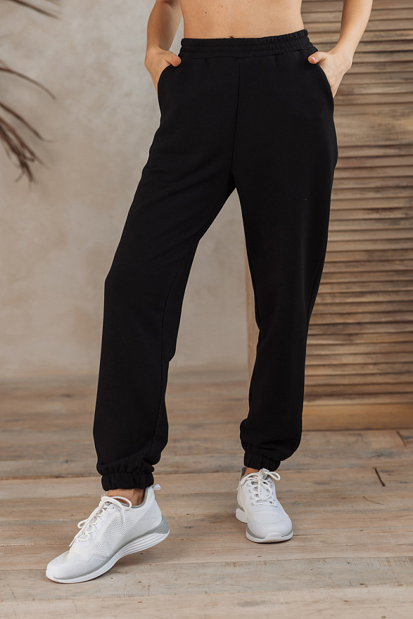 Чорні спортивні штани