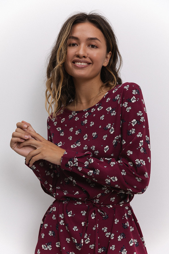 Сукня-міді у кольорі