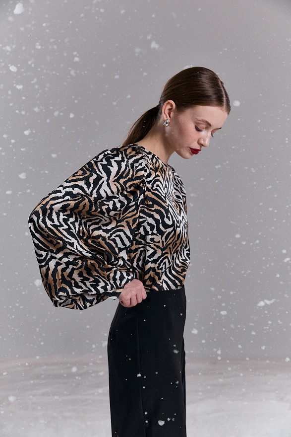 Black stylish straight silhouette blouse