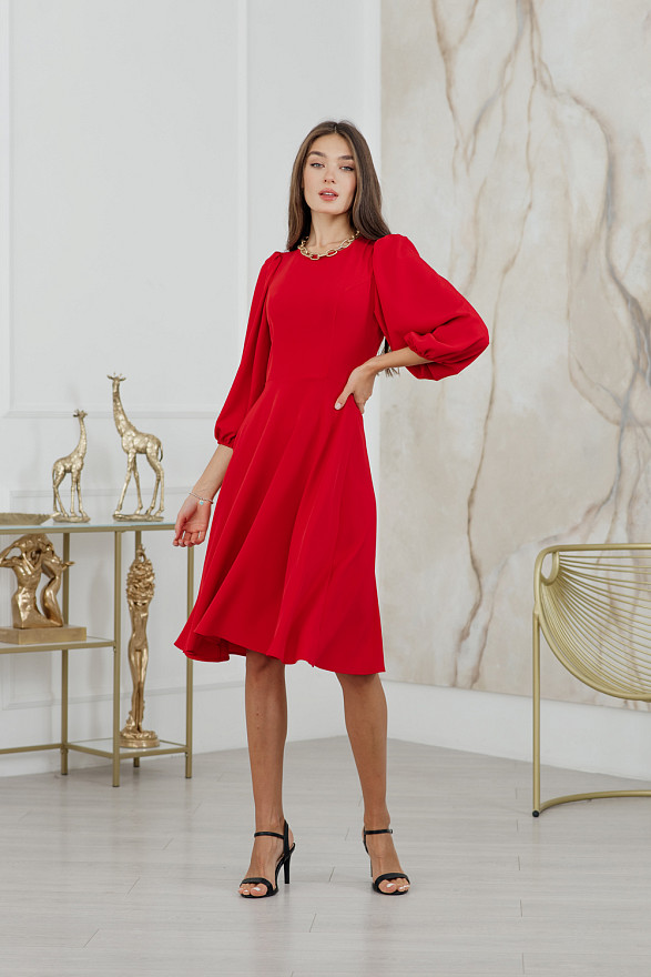 Червона сукня міді з розкльошеною спідницею