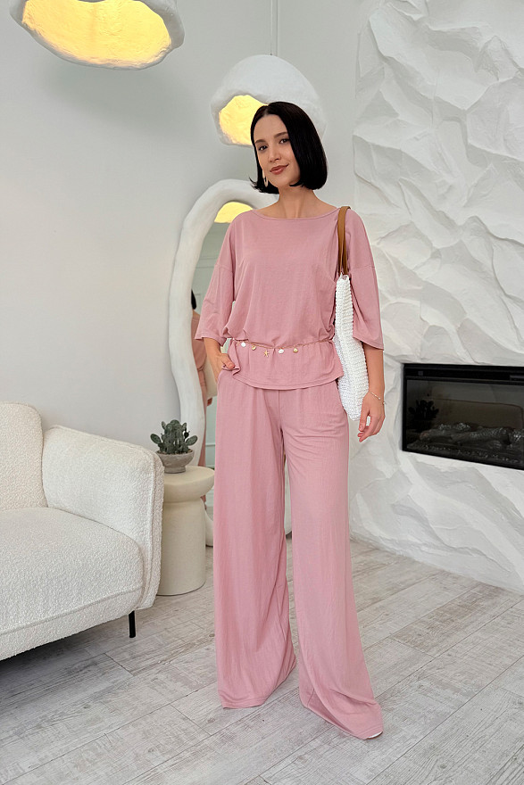 Пудровий трикотажний костюм