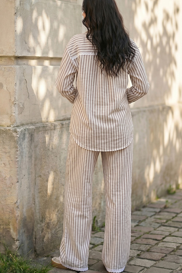 Women's oversized suit in Mocha color