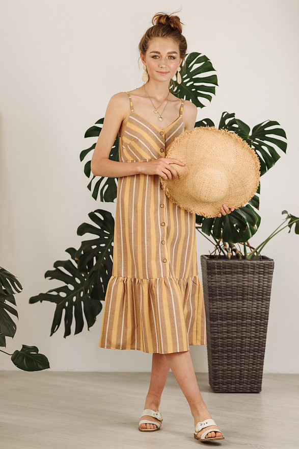 Довгий сарафан на бретельках з гудзиками