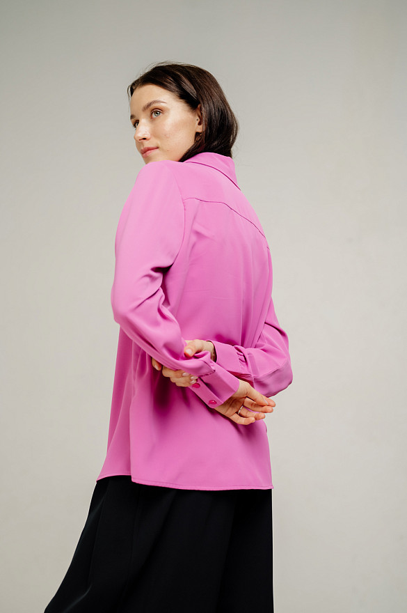 Розовая блуза в романтичном стиле