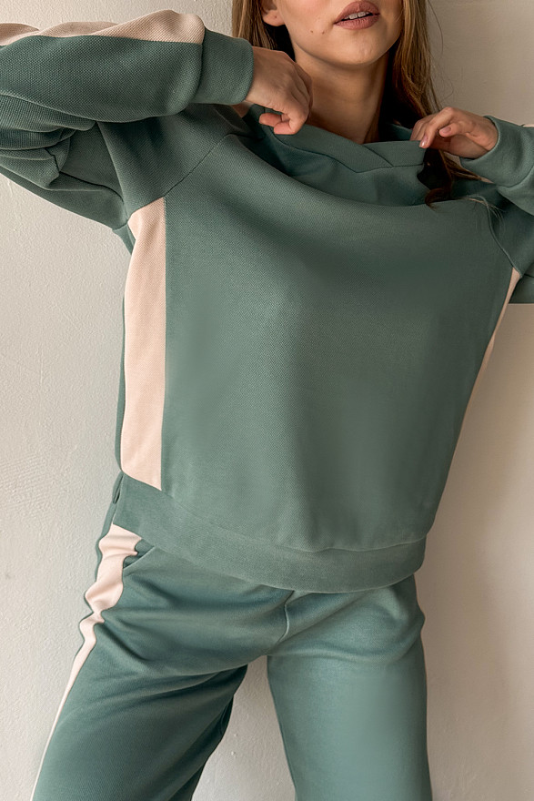 Cotton walking suit with contrasting stripes in Tiffany color