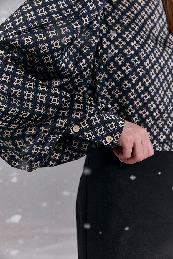 Сіра стильна блуза прямого силуету