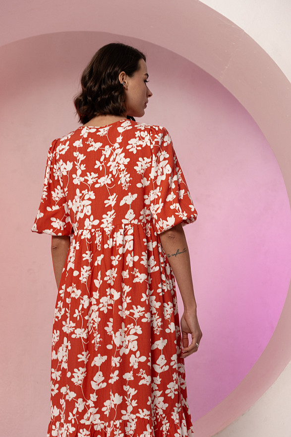 Лососева міді сукня з круглим вирізом горловини