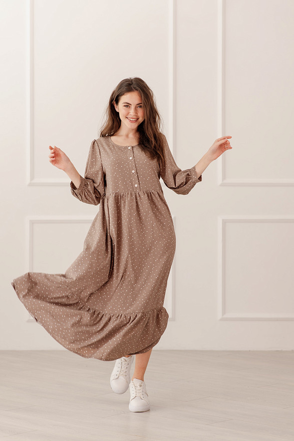 Довга бежева сукня в горошок