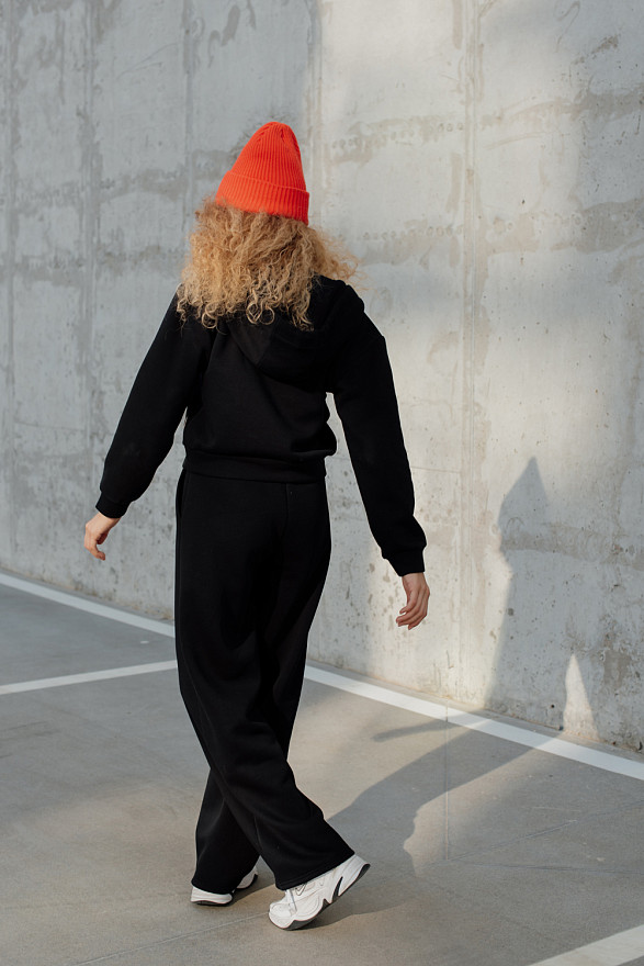 Чорний укорочений світшот