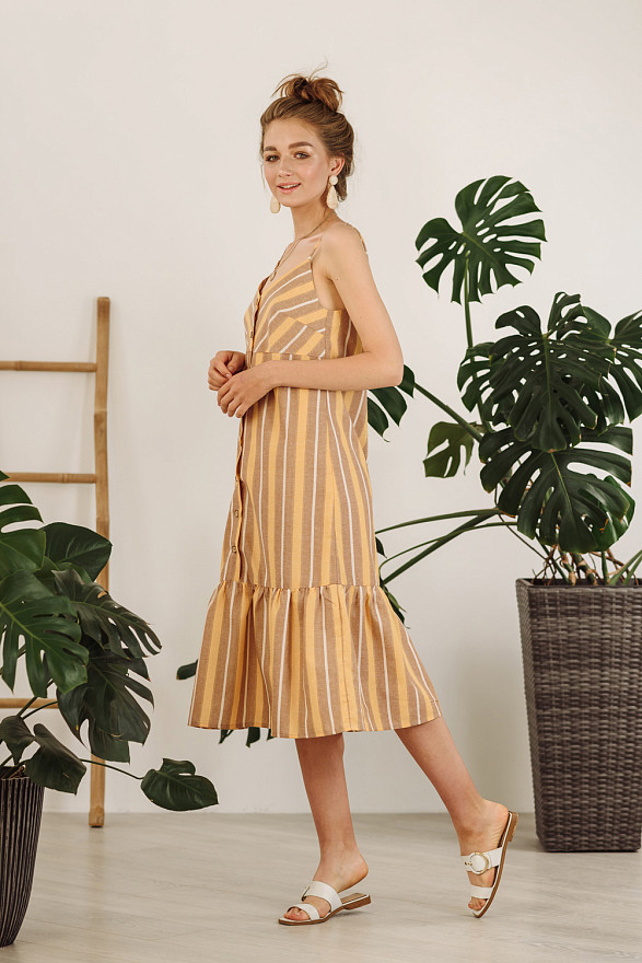 Довгий сарафан на бретельках з гудзиками