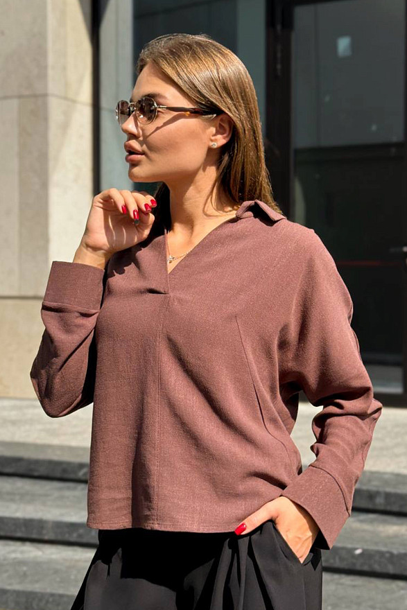 Шоколадна легка блуза вільного крою