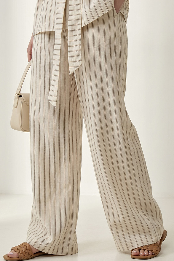 Lightweight striped suit