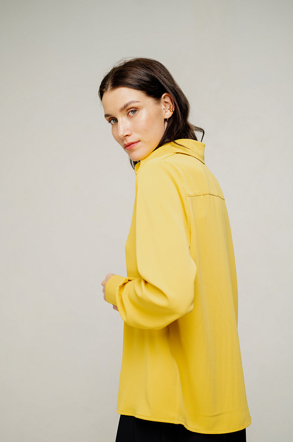 Блуза горчичного цвета