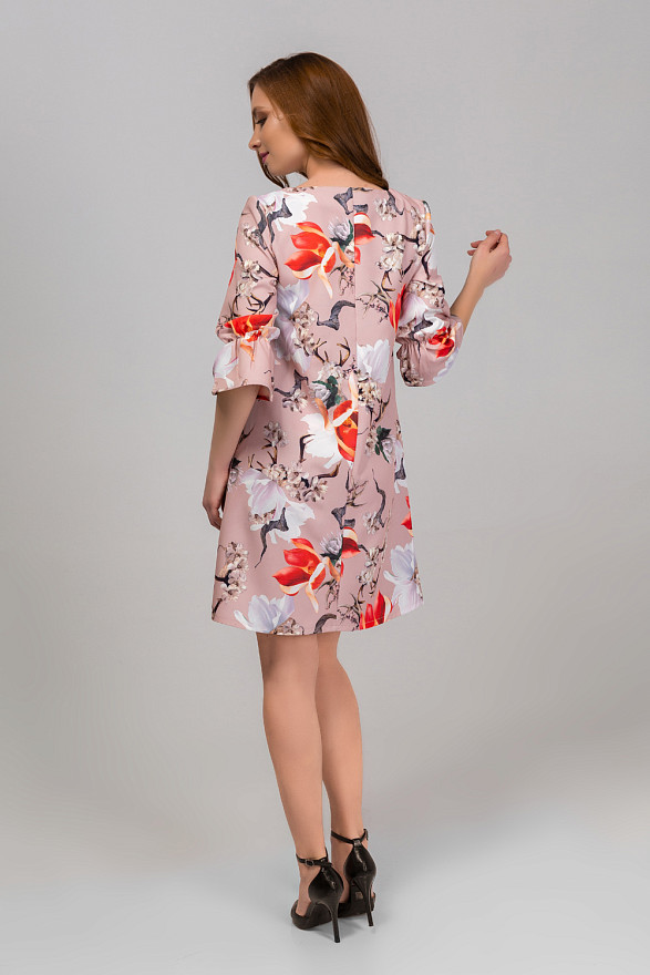 Loose dress in floral print