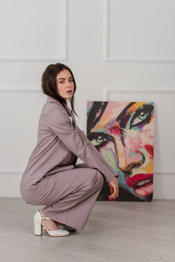 Фрезовий лляний піджак з коміром лацканом