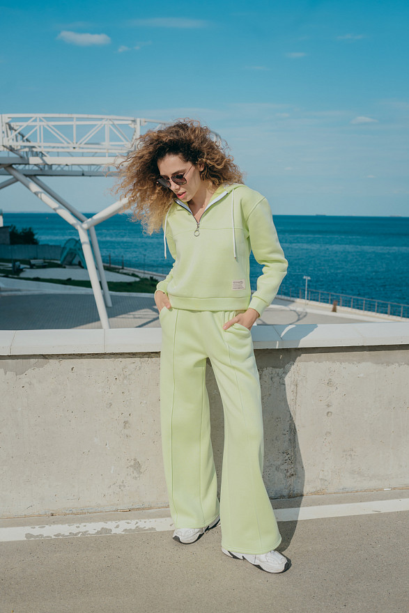 Cropped sweatshirt with drawstring and hood