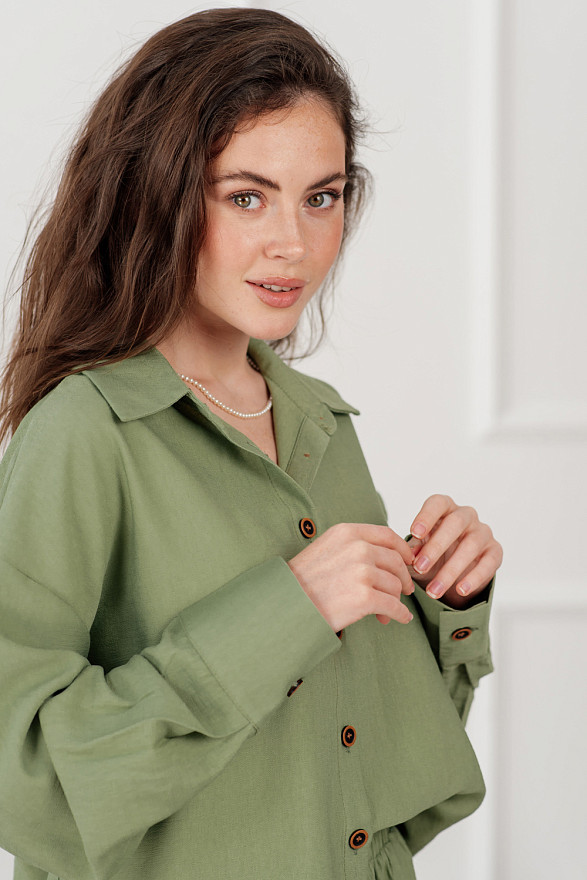 Лляной оливковий костюм