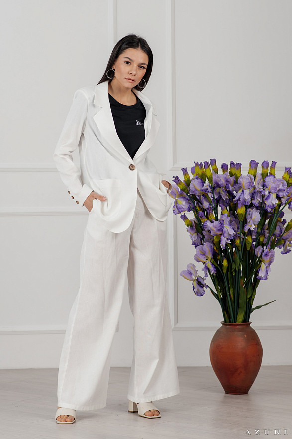 Білий лляний піджак з кишенями