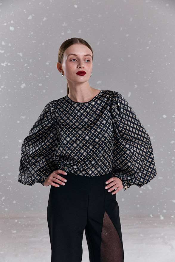 Сіра стильна блуза прямого силуету