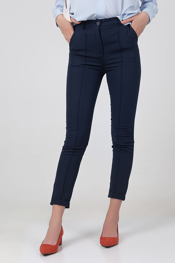 Trousers with arrows