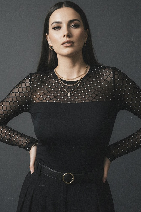 Чёрный боди с декольте и блестящей сеткой-флок