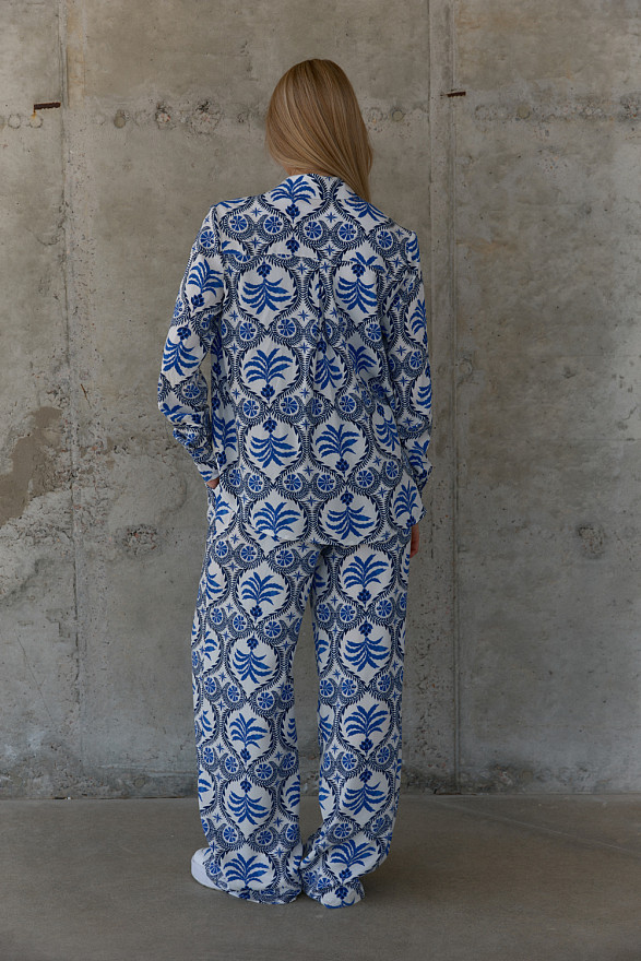 Стильний комплект із сорочки та штанів