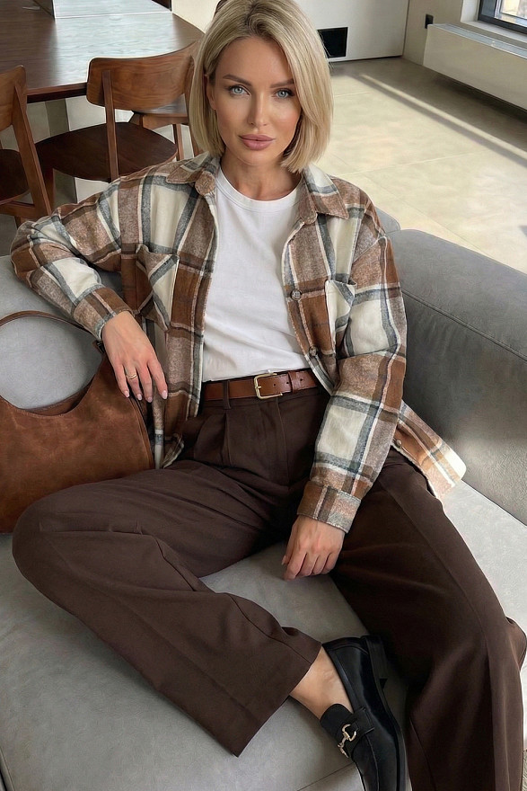 Коричневая рубашка в клетку