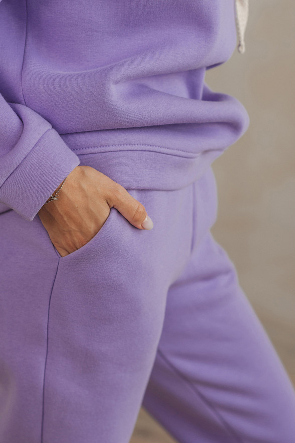 Лиловые спортивные брюки