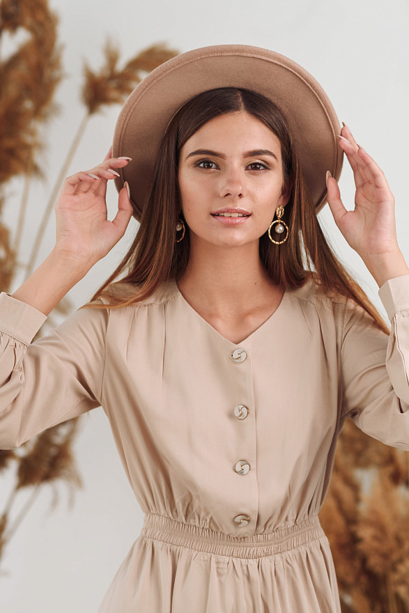 Бежеве міді плаття з гудзиками