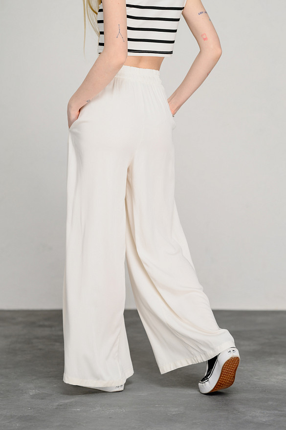 Молочный брюки с поясом на резинке