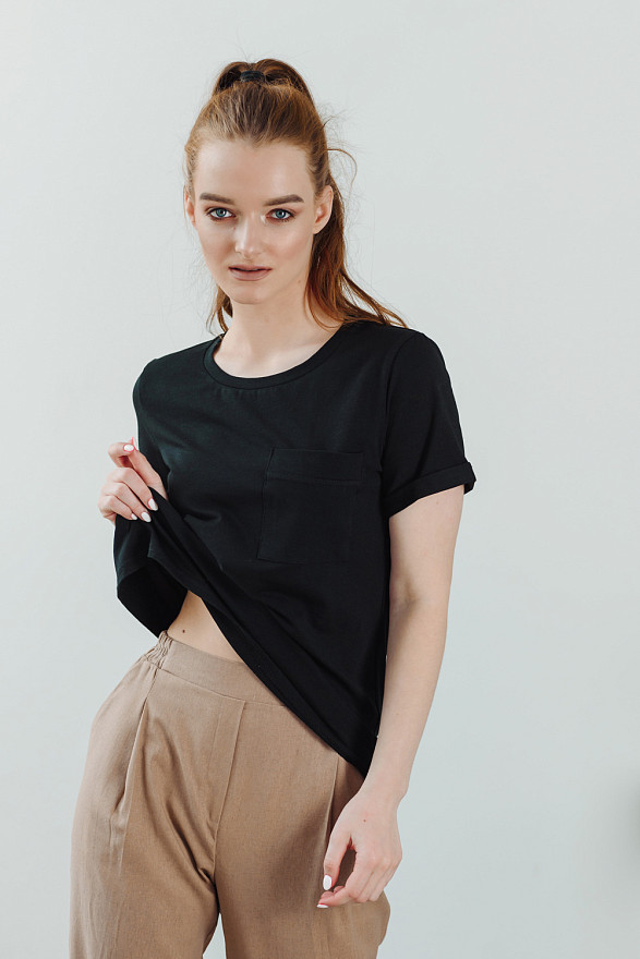 Черная базовая футболка