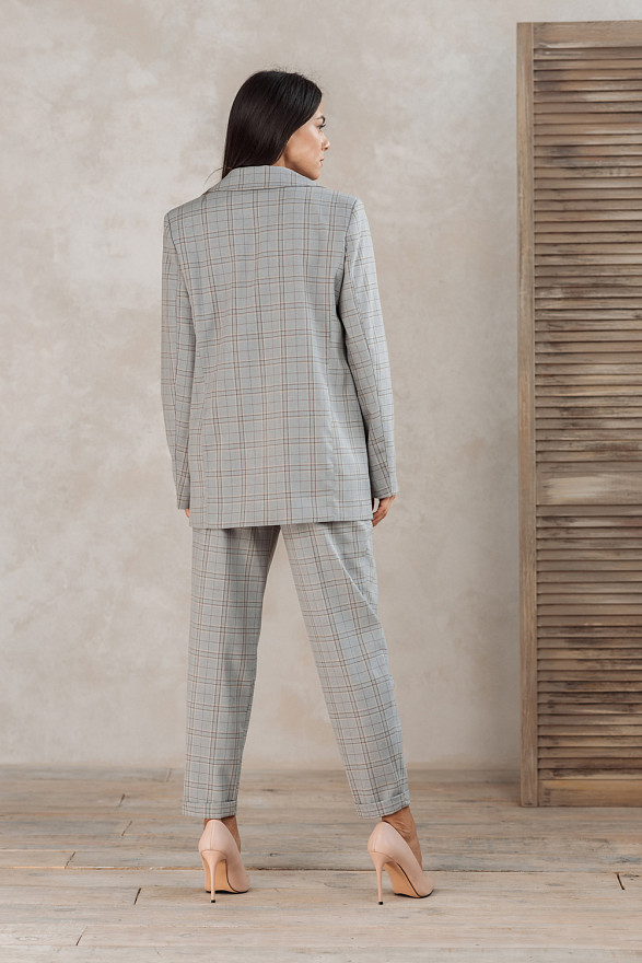 Checkered blazer with pockets