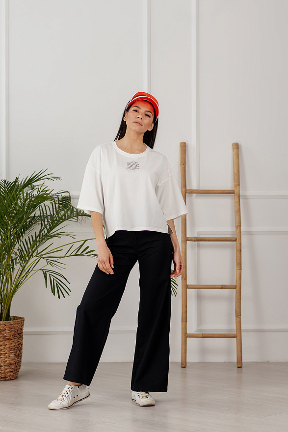 Milk T-shirt with slogan 