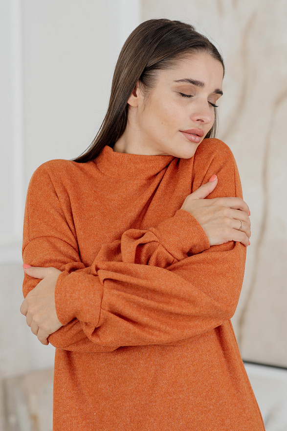 Теплое оверсайз платье из ангоры