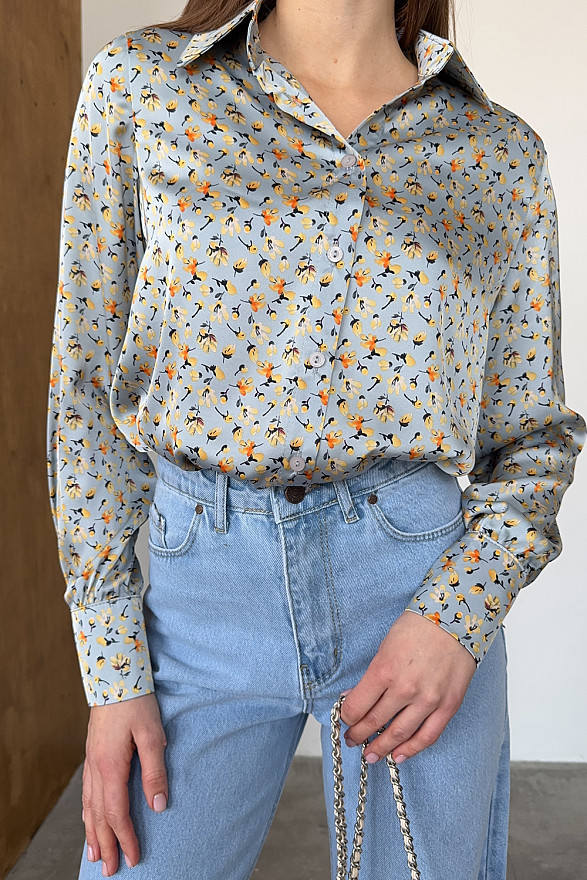 Голубая свободная блуза с длинным рукавом