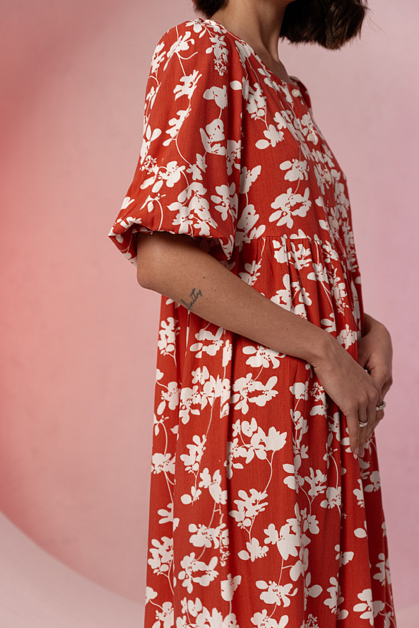 Лососева міді сукня з круглим вирізом горловини