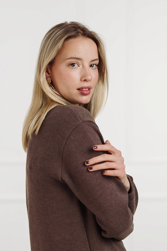 Шоколадное уютное миди платье