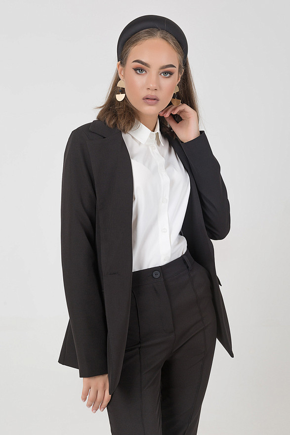 Classic blazer with button