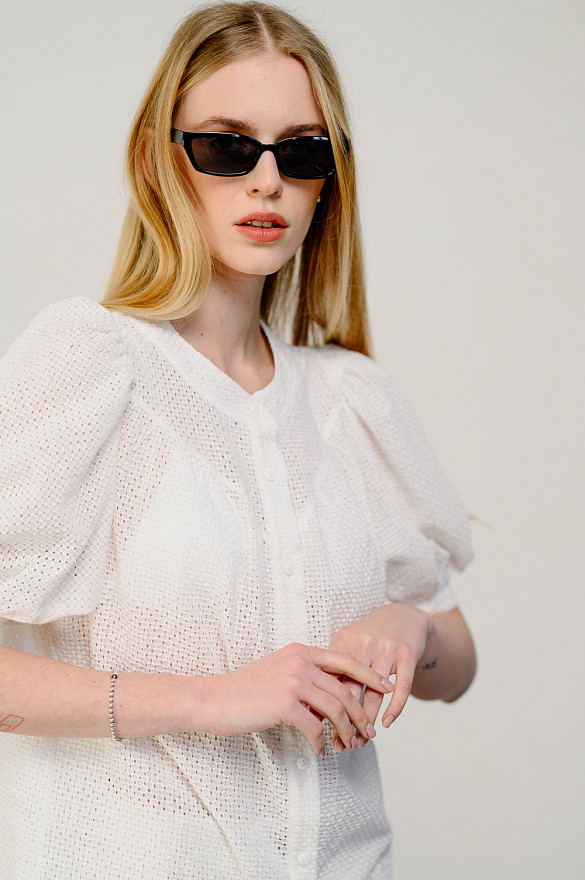 Milky loose fit blouse