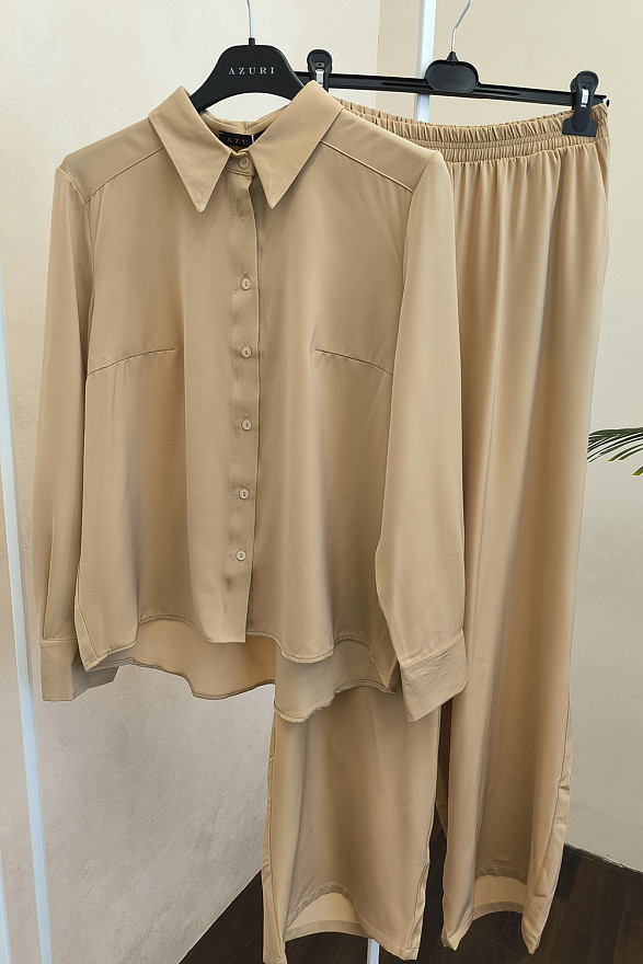 Sand silk suit
