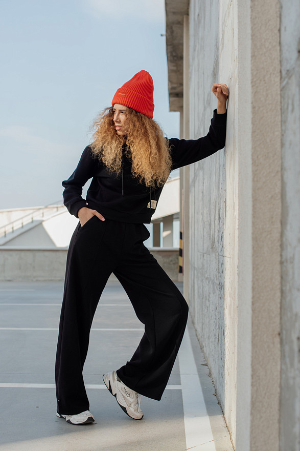 Чорний укорочений світшот