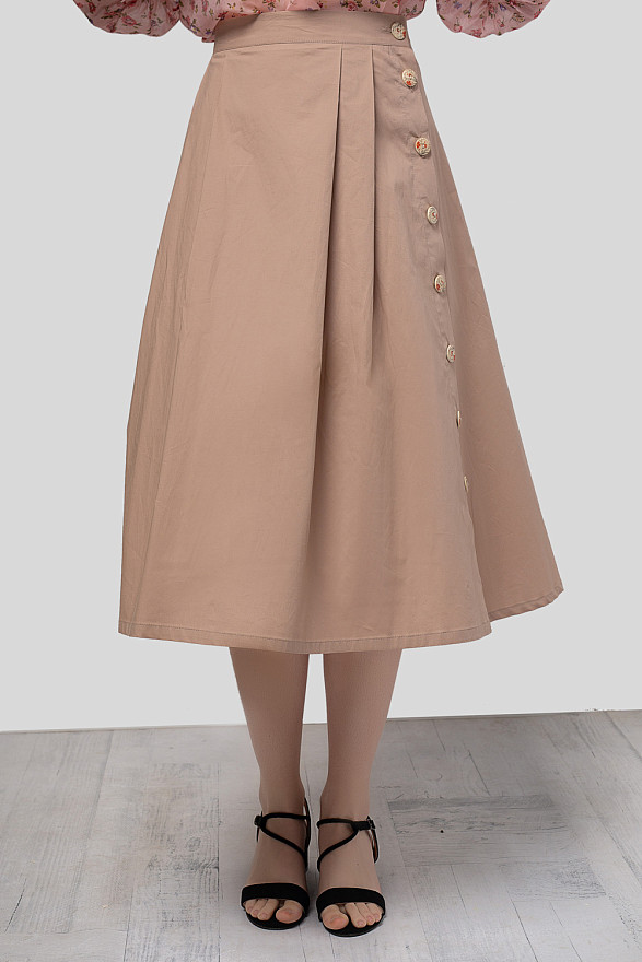 Юбка цвета фундук с деревянными пуговицами