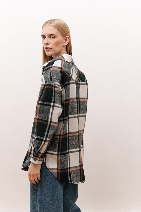 Черная удлиненная рубашка оверсайз