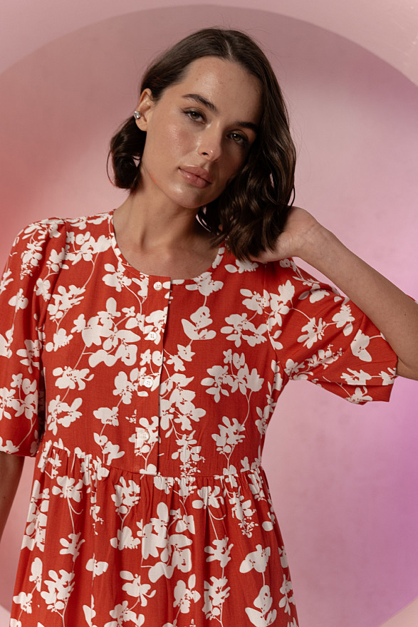 Лососева міді сукня з круглим вирізом горловини