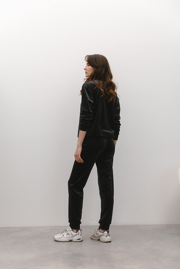 Графітовий велюровий костюм