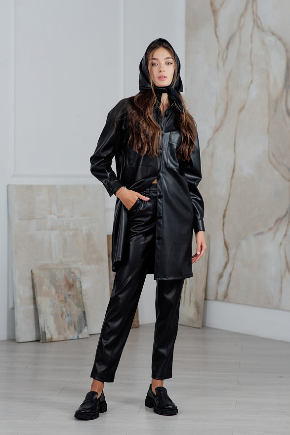 Чорна сорочка з еко шкіри